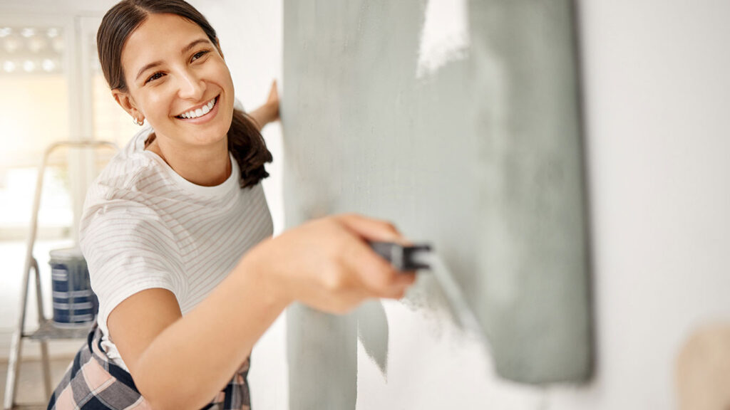 Pintar su casa puede ser una tarea abrumadora, pero no es tan difícil como podría pensar. Con un poco de preparación y las técnicas adecuadas, puedes pintar tu casa fácilmente como un profesional.